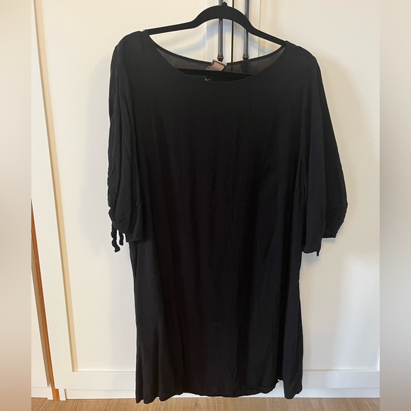 Black Shift Dress - Picture 1 of 4